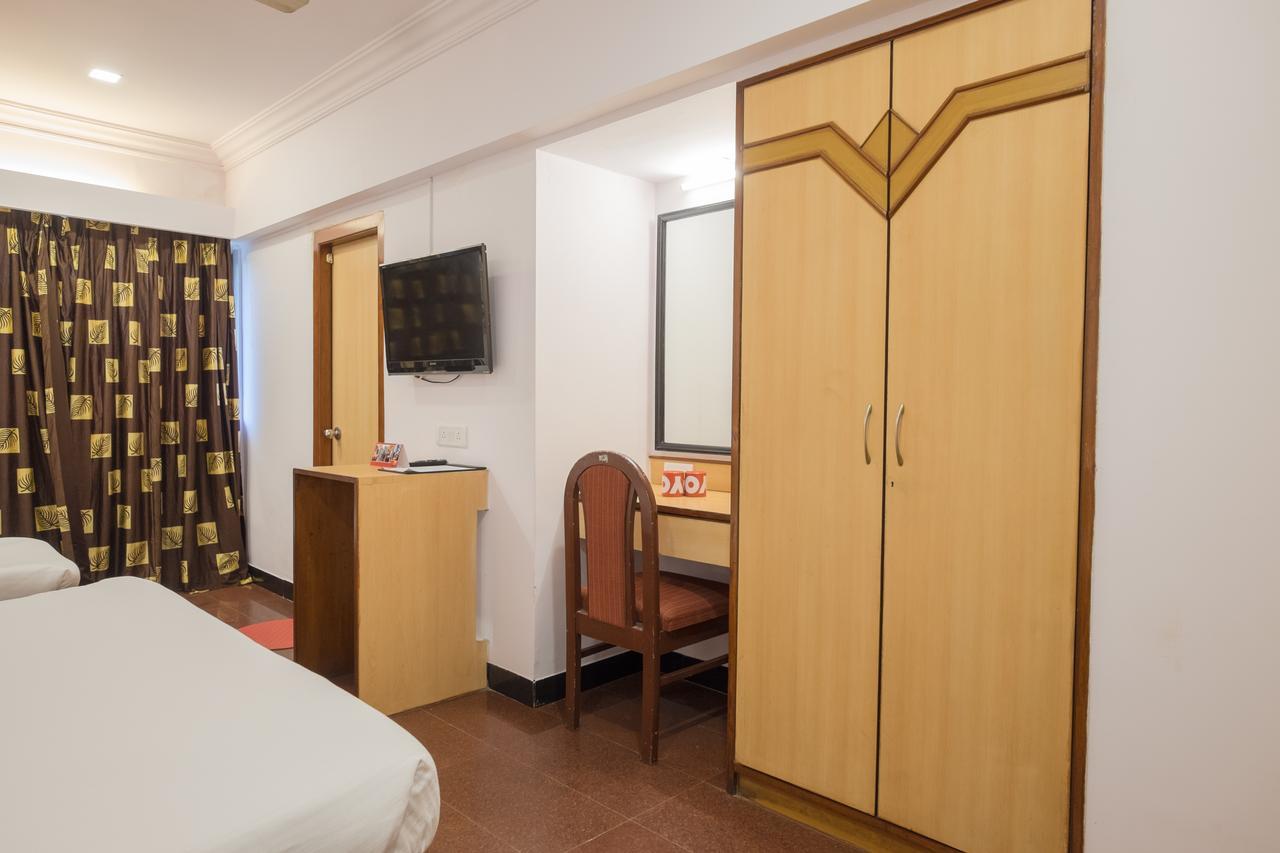 Oyo Flagship 561 Host Inn Мумбаї Екстер'єр фото