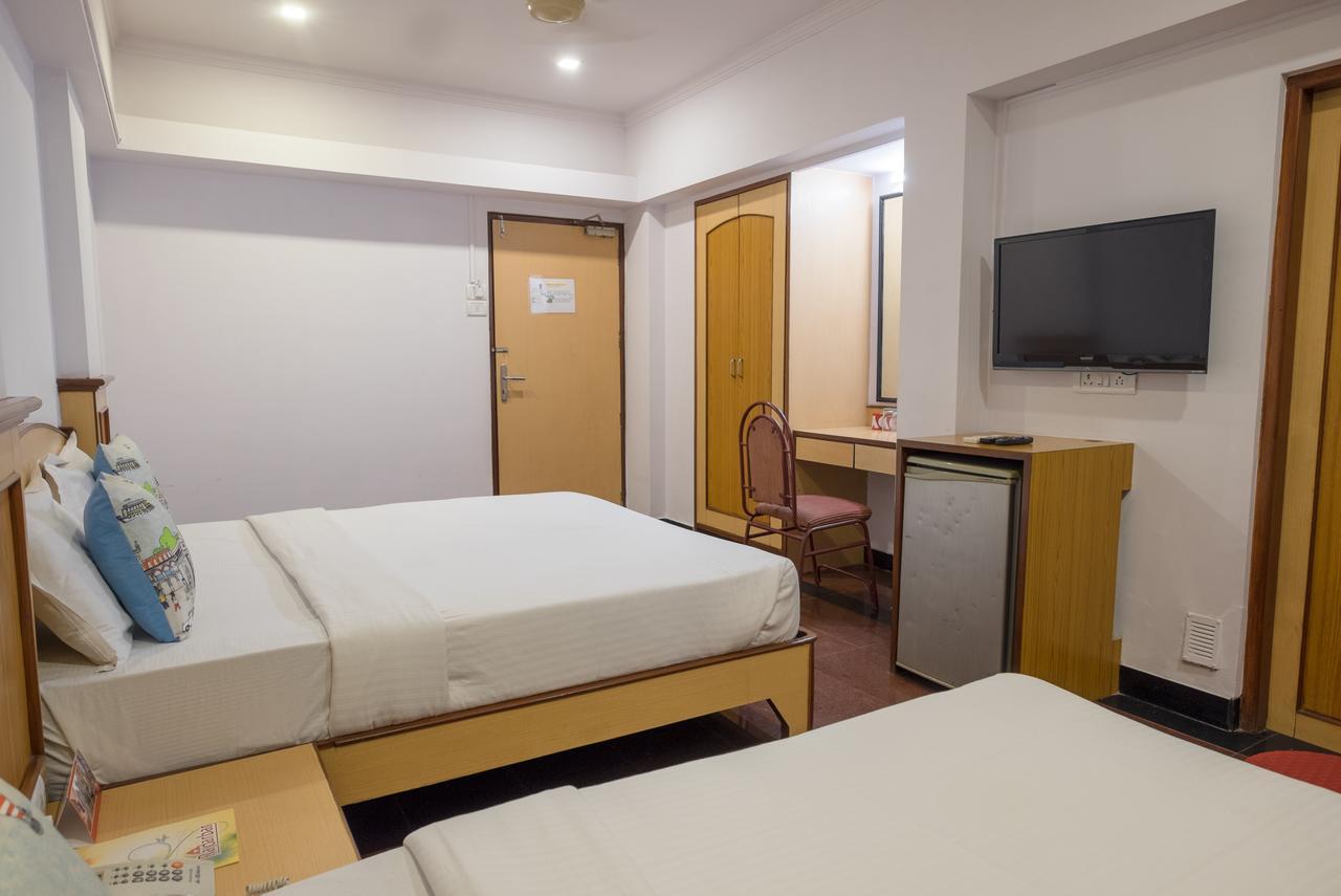 Oyo Flagship 561 Host Inn Мумбаї Екстер'єр фото
